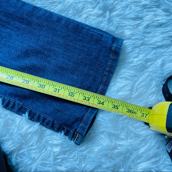 True Religion Hi-Rise Boot cut Jeans. - Picture 5 of 7